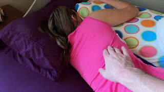 отец будит падчерицу утром своим огромным членом отец будит падчерицу утром своим огромным членом