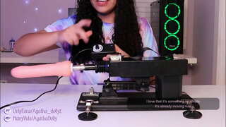 ORGASMO A CHORROS CON MI MAQUINA SEKSUAALSE - AGATHA DOLLY