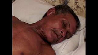 ���ებერი კაცი მიღების ზოგიერთი მსუქანი