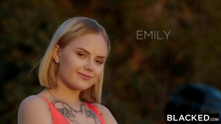 BLACKED ती सुट्टीतील होते आणि होते, स्वत: ला उपचार करण्यासाठी काही बीबीसी