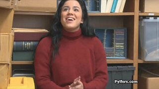 Māpuna Latina tahae tukitukia me te fucked e horny kaitiaki