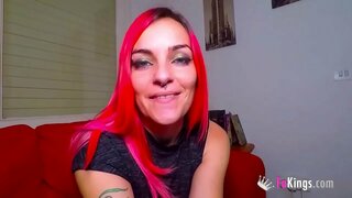 Ik ben Sarita, en ik ga doen met mijn BF EEN HAND/FOOTJOB zal HIJ NIET VERGETEN...